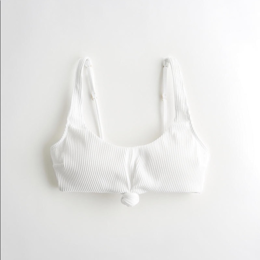 Ribbed Knot-Front Scoop Bikini Top (NWT)